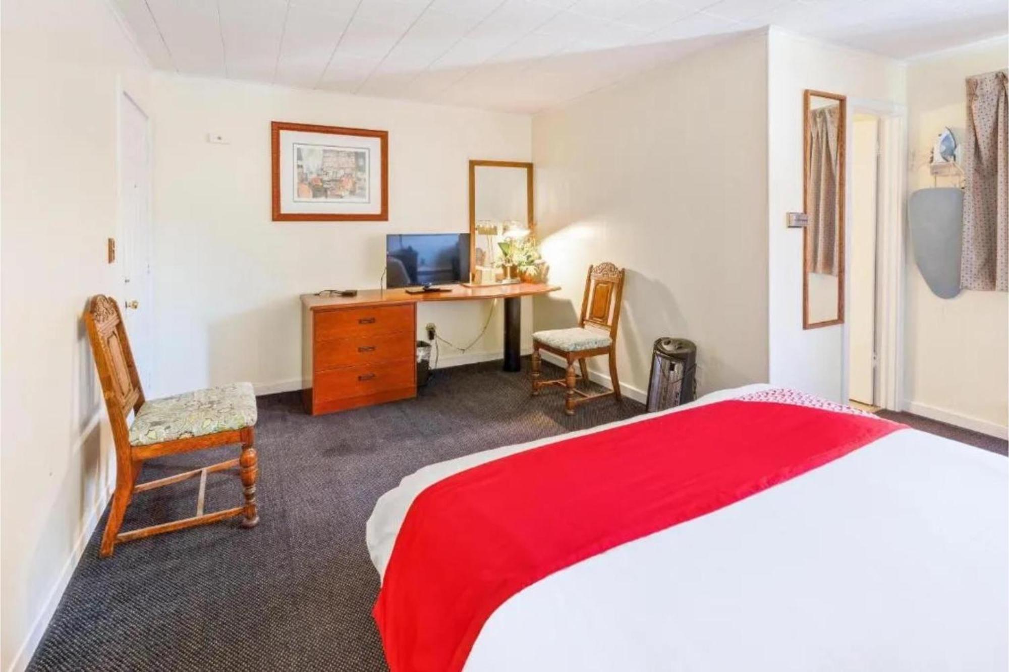 Buena Vista Inn Motel Delhi Eksteriør bilde