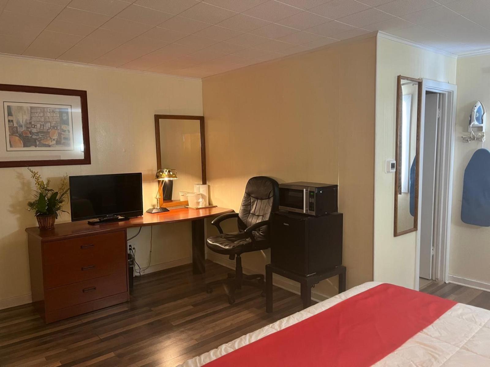 Buena Vista Inn Motel Delhi Eksteriør bilde